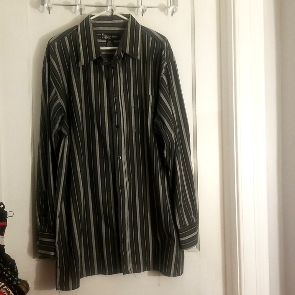 Gently used Men's button-down shirt FIVE ELEMENTZ!!